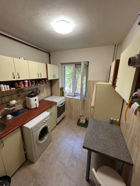 Titan Diham Ivan's stradal bloc reabilitat ap 2 camere decomandat 5 min M