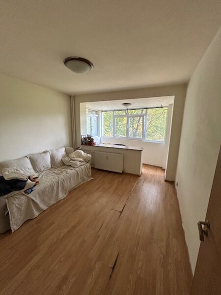 Titan Diham Ivan's stradal bloc reabilitat ap 2 camere decomandat 5 min M